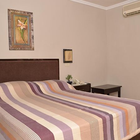 El Portal Inn ตักบีลารัน ซิตี ภายนอก รูปภาพ