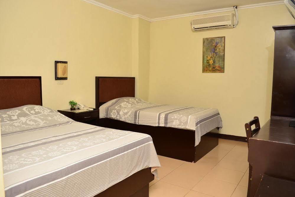 El Portal Inn ตักบีลารัน ซิตี ภายนอก รูปภาพ